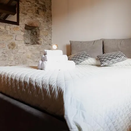 Casa vacanze Rustic House, Con Patio E Giardino, Centro *