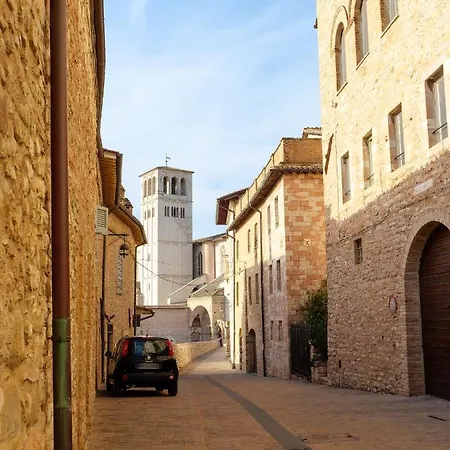 Rustic House, Con Patio E Giardino, Centro Assisi